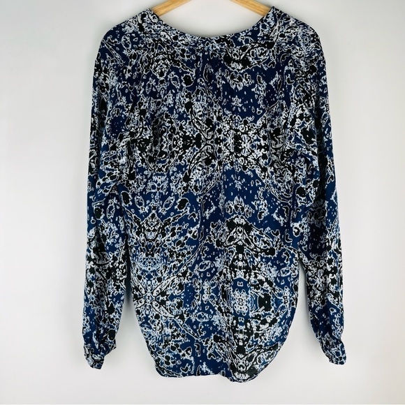 Velvet By Graham & Spencer Blue Black Print V-Neck Long Sleeve Blouse - Picture 3 of 5